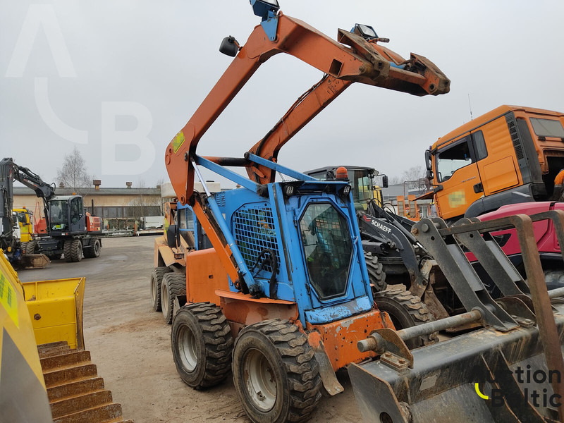 New Holland LS 185 B - Minicargadora: foto 1 New Holland LS 185 B - Minicargadora: foto 1