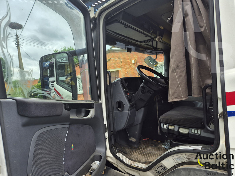 Scania P 380 - Portavehículos camión: foto 5 Scania P 380 - Portavehículos camión: foto 5