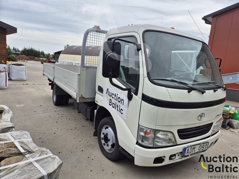Toyota Dyna 150 - Caja abierta furgoneta: foto 2 Toyota Dyna 150 - Caja abierta furgoneta: foto 2