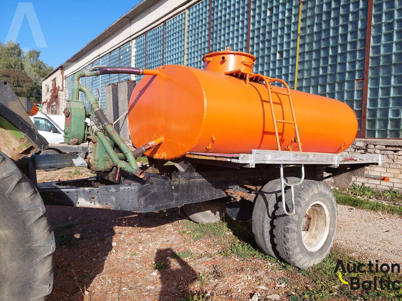 Trailer for transporting and watering water - Cisterna remolque: foto 2 Trailer for transporting and watering water - Cisterna remolque: foto 2