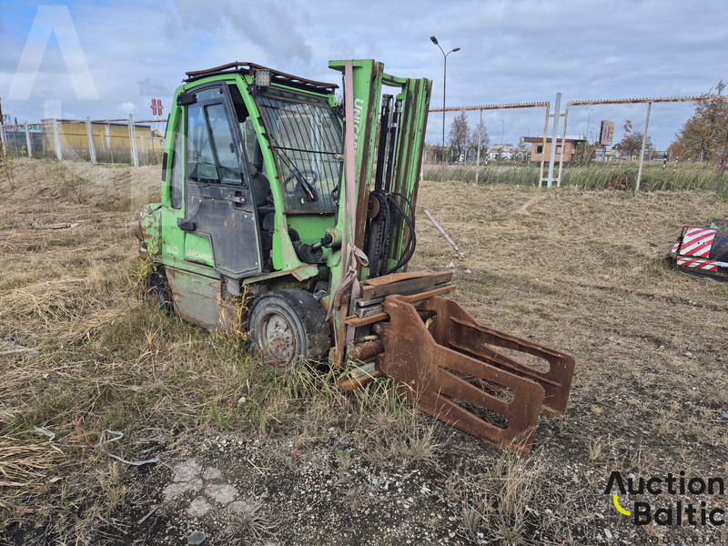 UniCarriers 30 - Carretilla elevadora diésel: foto 2 UniCarriers 30 - Carretilla elevadora diésel: foto 2