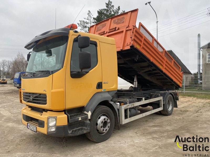 Volvo FL 240 4x2 - Volquete camión: foto 2 Volvo FL 240 4x2 - Volquete camión: foto 2