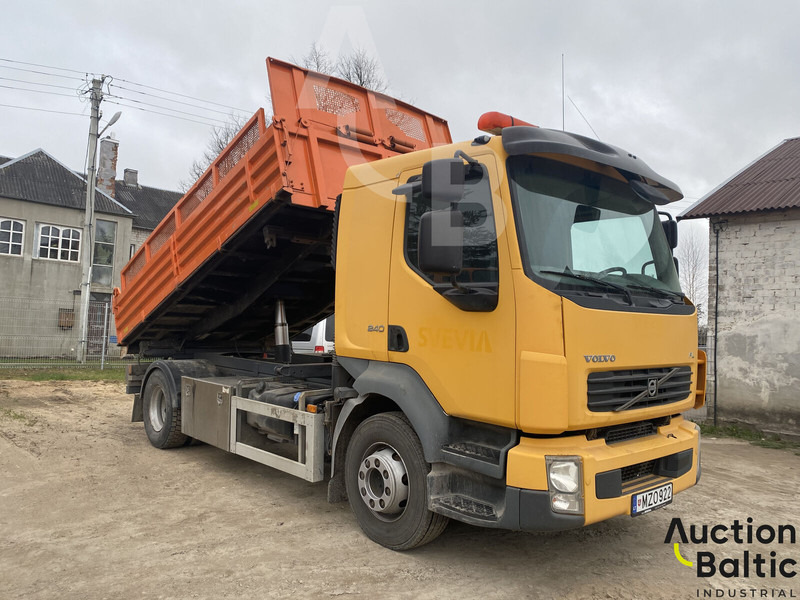Volvo FL 240 4x2 - Volquete camión: foto 1 Volvo FL 240 4x2 - Volquete camión: foto 1