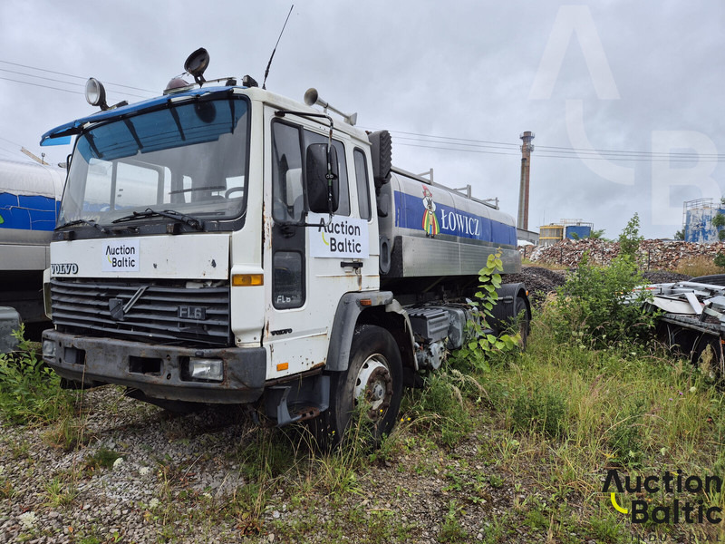 Volvo FL6 - Cisterna camión: foto 1 Volvo FL6 - Cisterna camión: foto 1