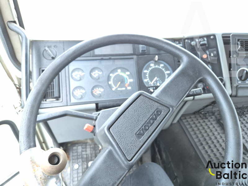 Volvo FL6 - Cisterna camión: foto 5 Volvo FL6 - Cisterna camión: foto 5
