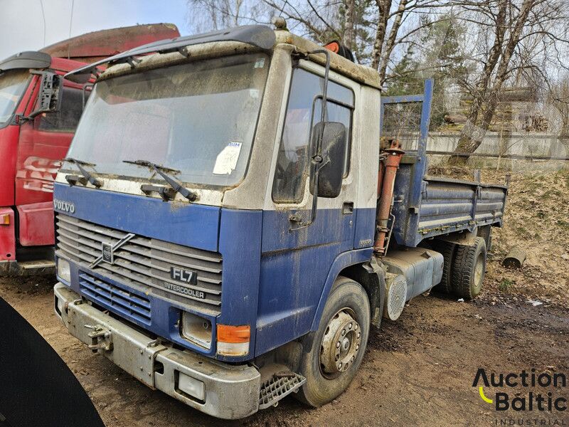Volvo FL7-190 - Volquete camión: foto 1 Volvo FL7-190 - Volquete camión: foto 1
