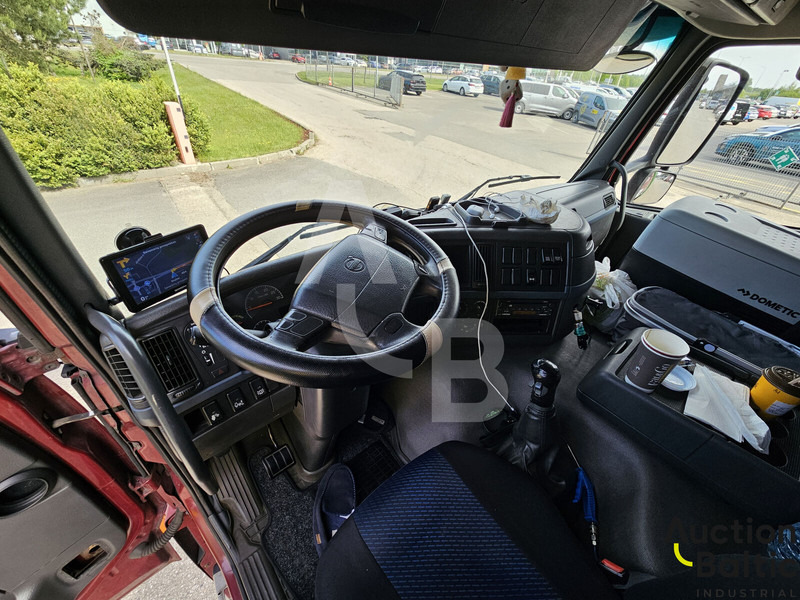 Portavehículos camión Volvo FM440: foto 6