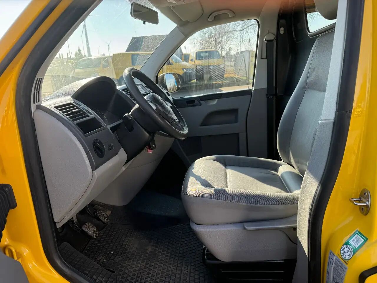 Volkswagen T5 lang Transporter Kasten-Kombi 2.0 TDI/EU5 - Furgón: foto 5 Volkswagen T5 lang Transporter Kasten-Kombi 2.0 TDI/EU5 - Furgón: foto 5