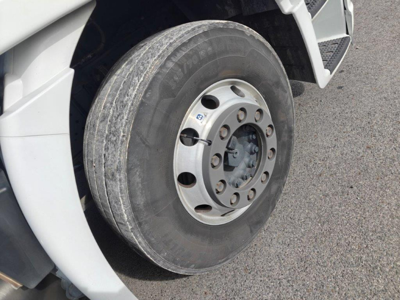 IVECO Stralis AS440S46T/PLNG Intarder Klima Luftfeder ZV - Cabeza tractora: foto 5 IVECO Stralis AS440S46T/PLNG Intarder Klima Luftfeder ZV - Cabeza tractora: foto 5