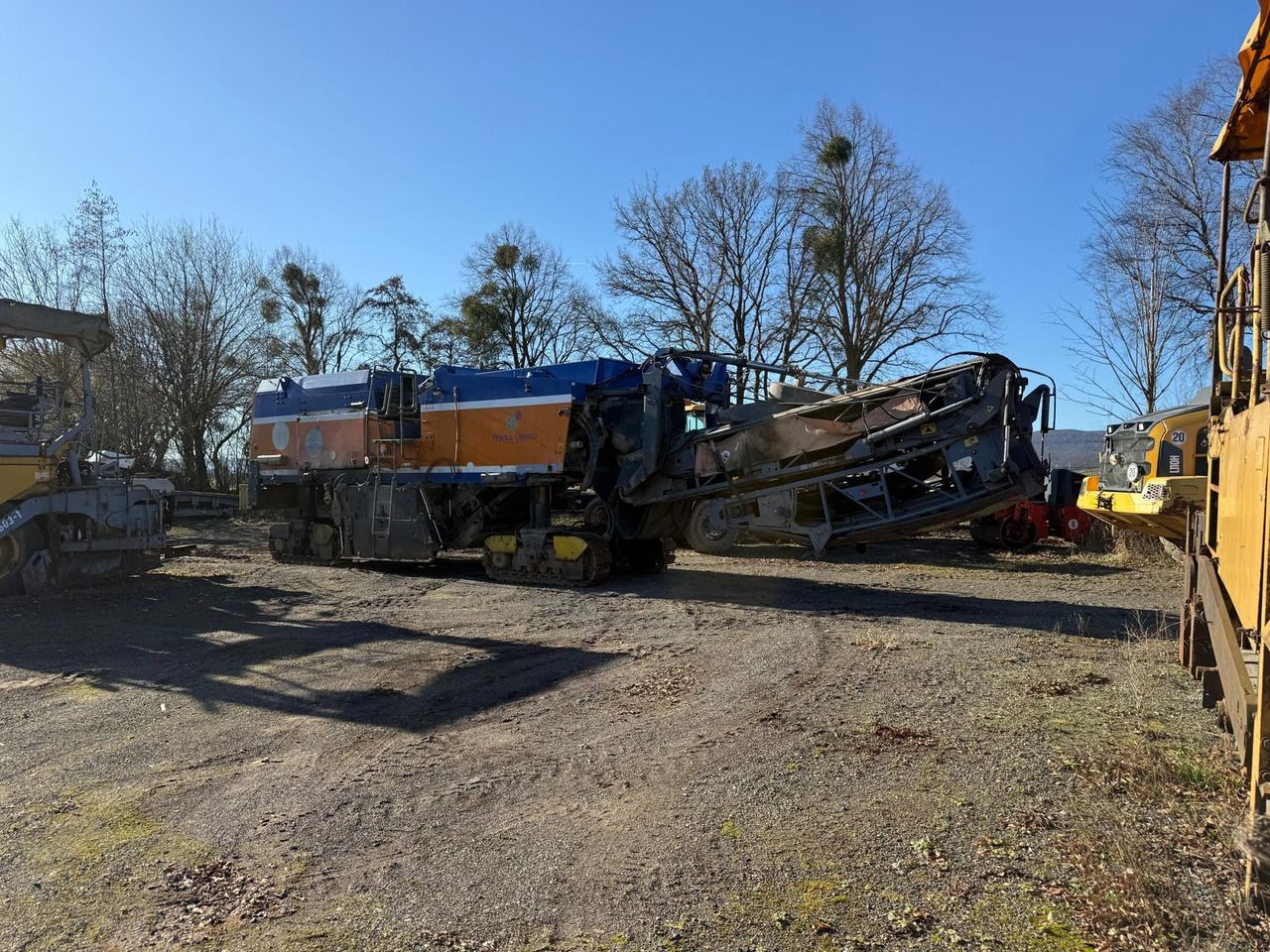Wirtgen W 2100 darf es etwas mehr sein? - Fresadora en frío: foto 3 Wirtgen W 2100 darf es etwas mehr sein? - Fresadora en frío: foto 3