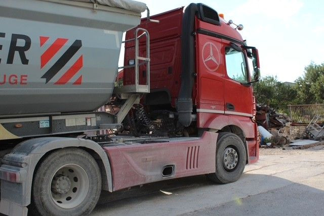 Mercedes-Benz Actros 4 2-Achser BM 963 1848 OM471 4x2 SZM - Cabeza tractora: foto 3 Mercedes-Benz Actros 4 2-Achser BM 963 1848 OM471 4x2 SZM - Cabeza tractora: foto 3