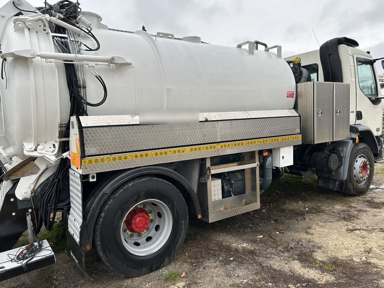 DAF LF55.250 combi tanker - Limpieza de alcantarillado: foto 2 DAF LF55.250 combi tanker - Limpieza de alcantarillado: foto 2