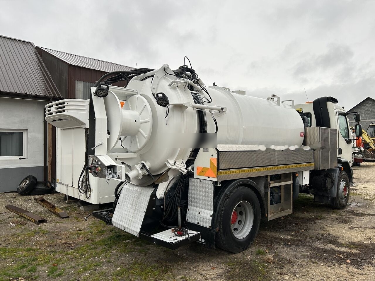 DAF LF55.250 combi tanker - Limpieza de alcantarillado: foto 1 DAF LF55.250 combi tanker - Limpieza de alcantarillado: foto 1