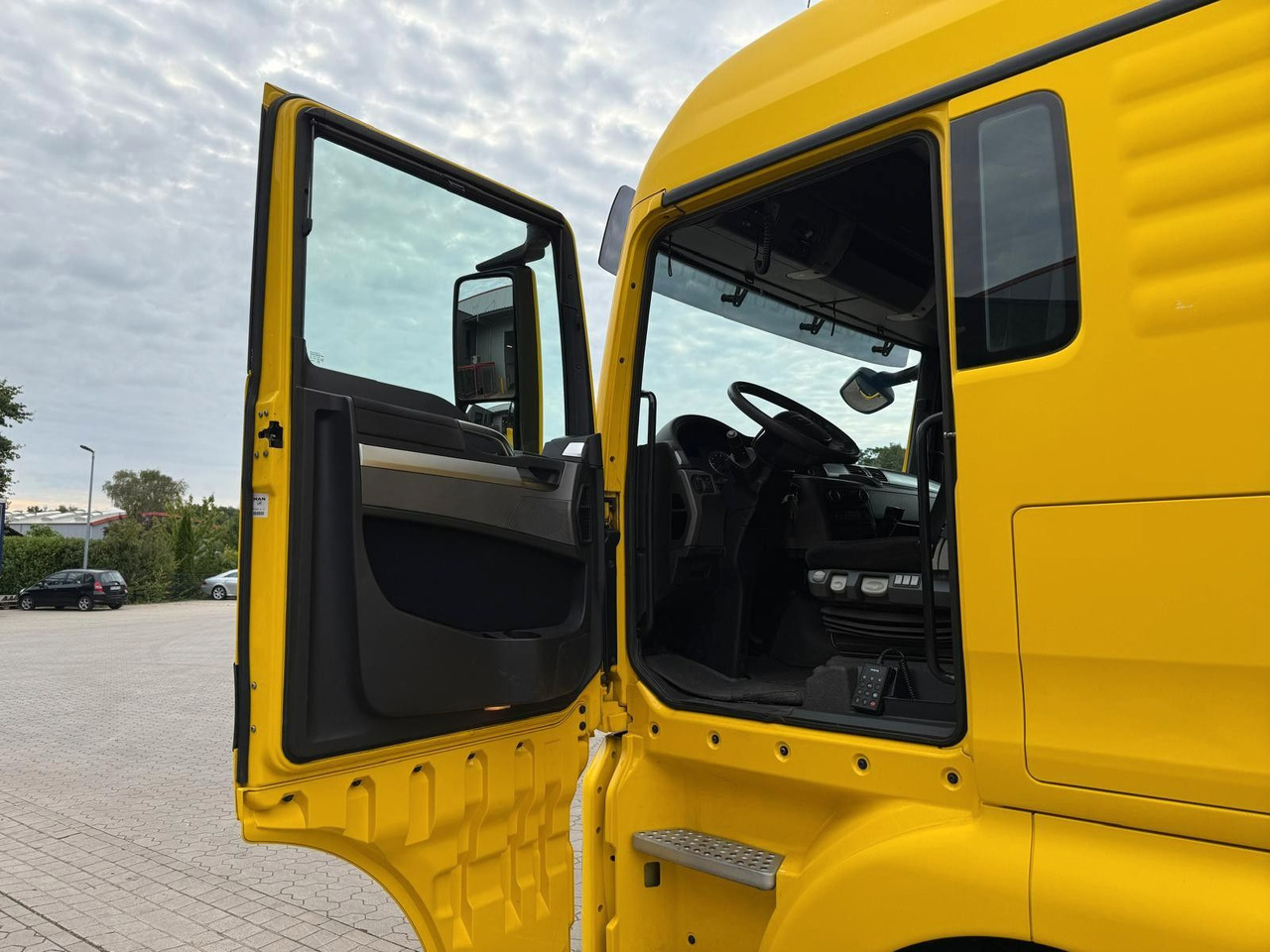 MAN TGX 18.440 Top gepflegt - Cabeza tractora: foto 5 MAN TGX 18.440 Top gepflegt - Cabeza tractora: foto 5