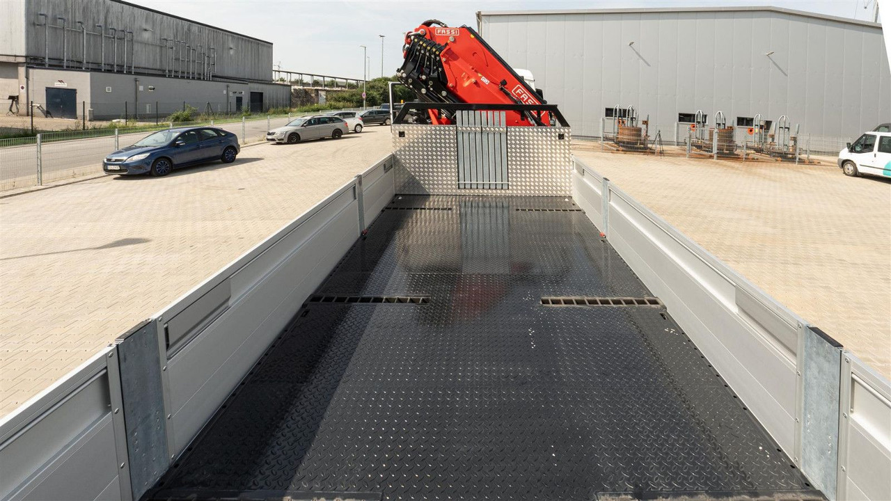 MAN 35.470 8x2 Kran F710 RA2.26 - Camión, Camión grúa: foto 4 MAN 35.470 8x2 Kran F710 RA2.26 - Camión, Camión grúa: foto 4