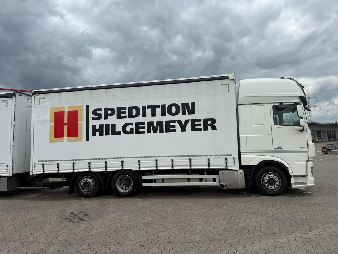 DAF XF 480 FAN LowDeck 6x2 Jumbo Inklusive Anhänger - Camión lona: foto 3 DAF XF 480 FAN LowDeck 6x2 Jumbo Inklusive Anhänger - Camión lona: foto 3