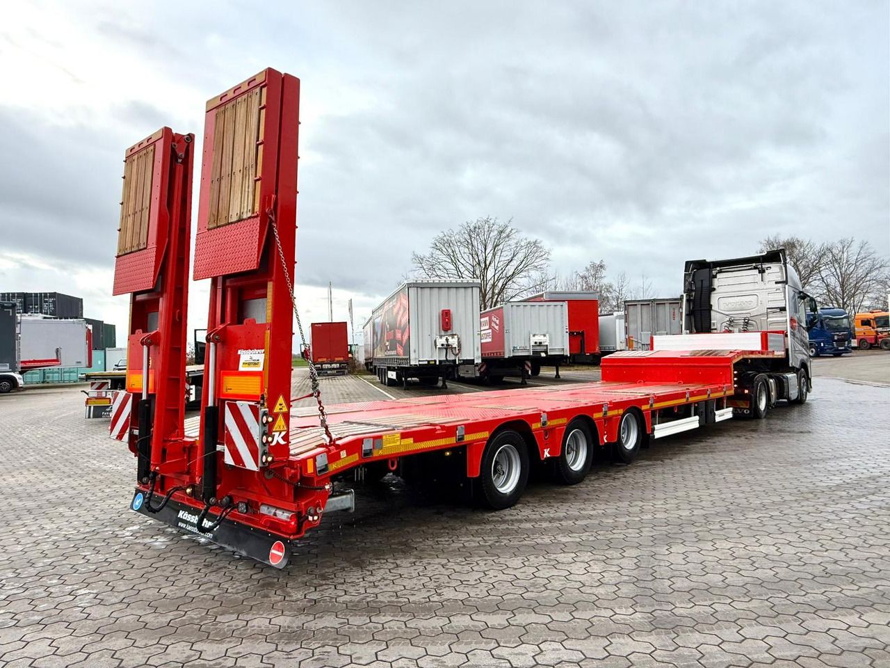 Kässbohrer K.SLS 3 / 0N 18/30 Tieflader mit hydr. Rampen - Góndola rebajadas semirremolque: foto 2 Kässbohrer K.SLS 3 / 0N 18/30 Tieflader mit hydr. Rampen - Góndola rebajadas semirremolque: foto 2