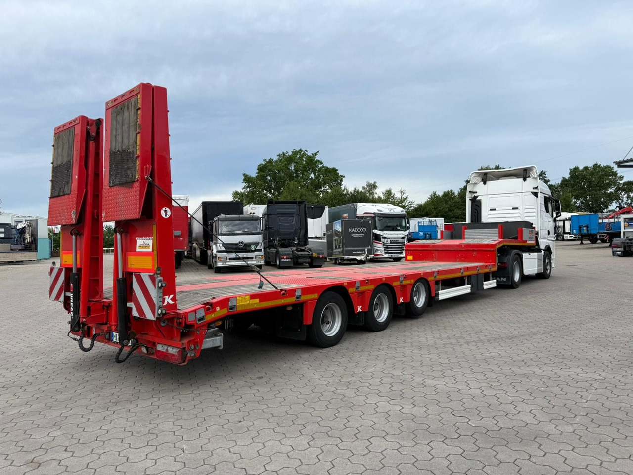 Kässbohrer K.SLS ECO Tieflader mit hydraulischen Rampen - Góndola rebajadas semirremolque: foto 2 Kässbohrer K.SLS ECO Tieflader mit hydraulischen Rampen - Góndola rebajadas semirremolque: foto 2
