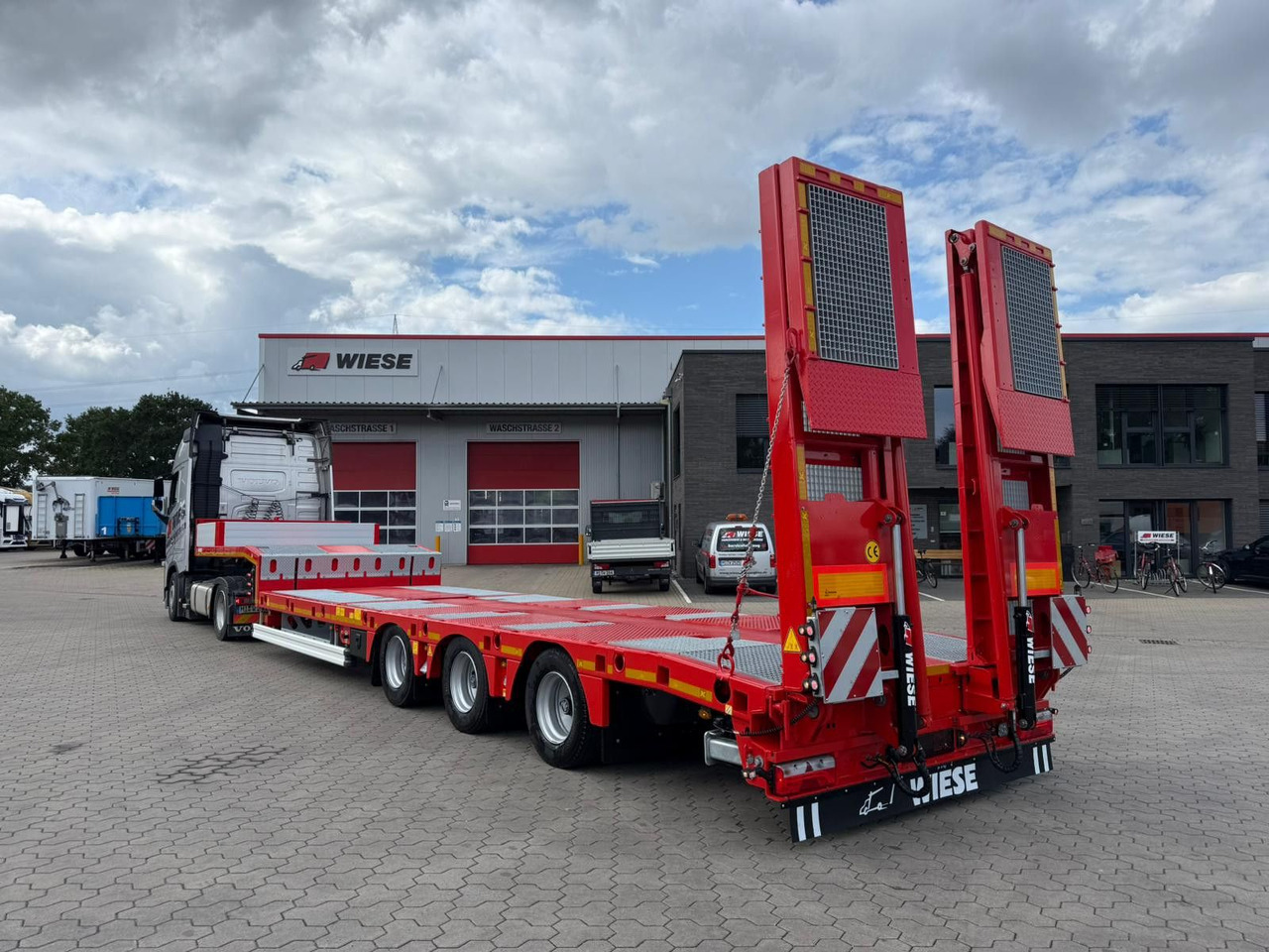 Kässbohrer SLS.HS Tieflader mit hydr. Schwanenhals Kässbohrer SLS.HS Tieflader mit hydr. Schwanenhals - Góndola rebajadas semirremolque: foto 1 Kässbohrer SLS.HS Tieflader mit hydr. Schwanenhals Kässbohrer SLS.HS Tieflader mit hydr. Schwanenhals - Góndola rebajadas semirremolque: foto 1