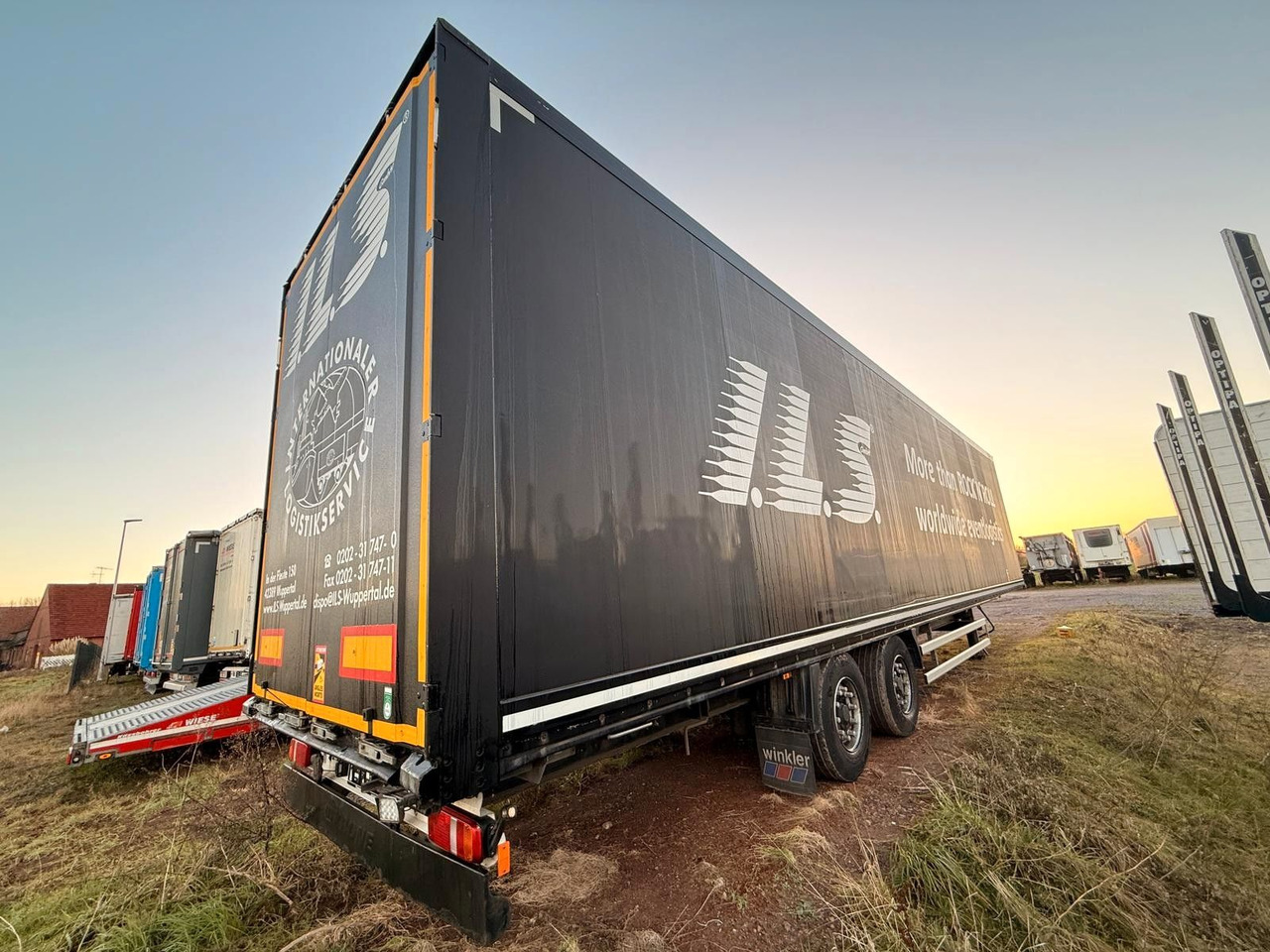 Krone SZ - Mega Koffer mit Rampenhalterung - Caja cerrada semirremolque: foto 4 Krone SZ - Mega Koffer mit Rampenhalterung - Caja cerrada semirremolque: foto 4