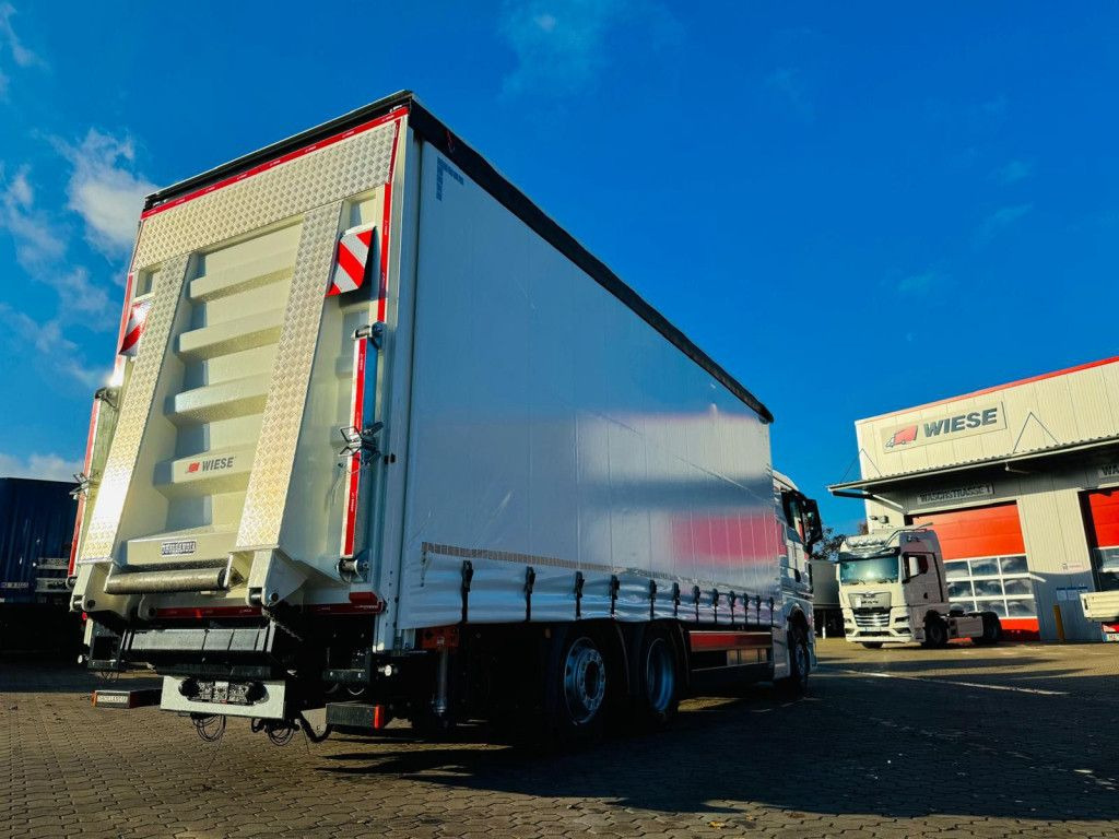 MAN TGX 26.440 6x2 LL Schwerlast Ladebordwand/Rampe - Portavehículos camión: foto 4 MAN TGX 26.440 6x2 LL Schwerlast Ladebordwand/Rampe - Portavehículos camión: foto 4