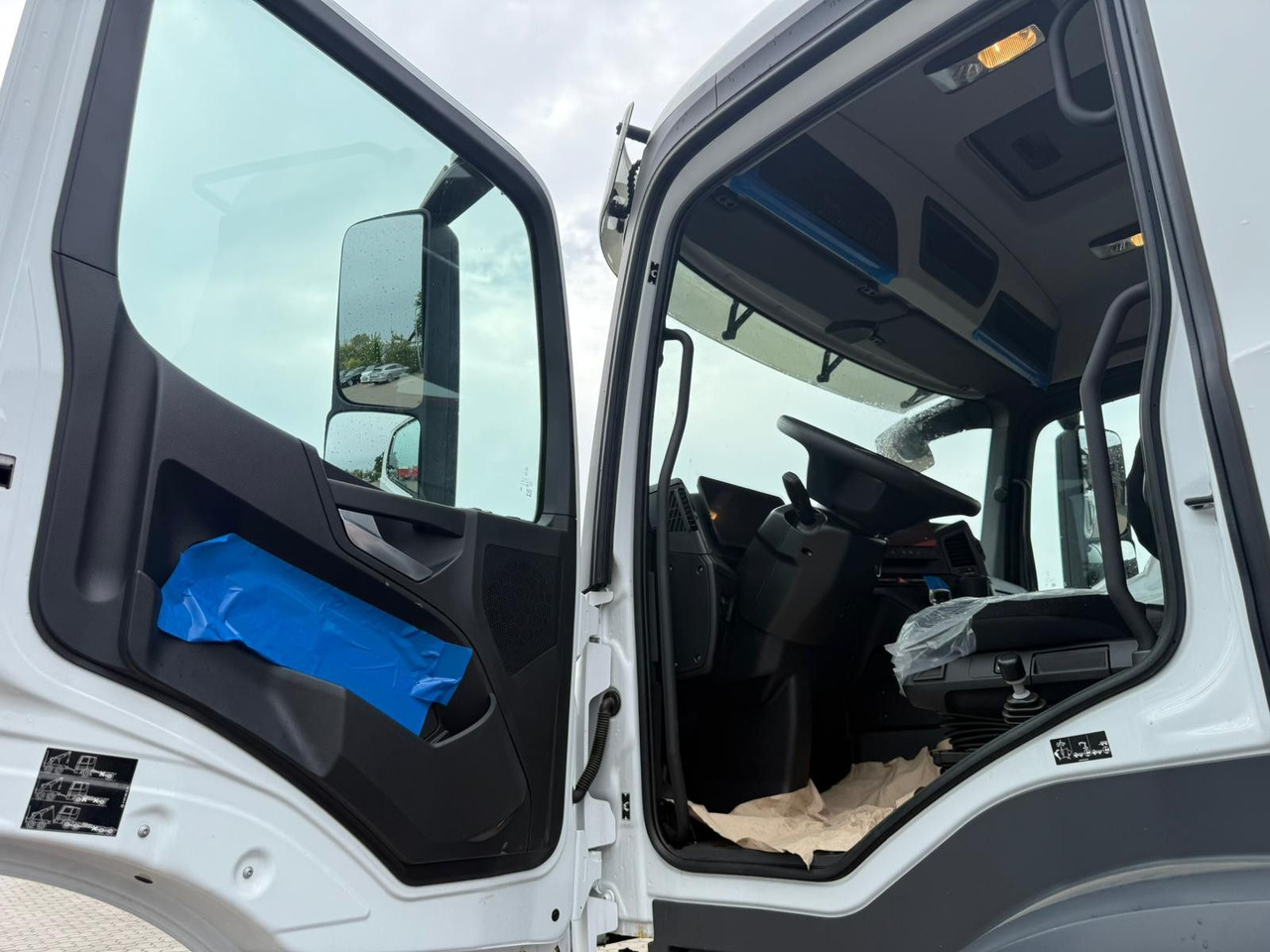 Leasing financiero de  Mercedes-Benz Arocs 1835  4x4 Allrad Fassi F135 Kran Kipper leasing Mercedes-Benz Arocs 1835  4x4 Allrad Fassi F135 Kran Kipper: foto 9