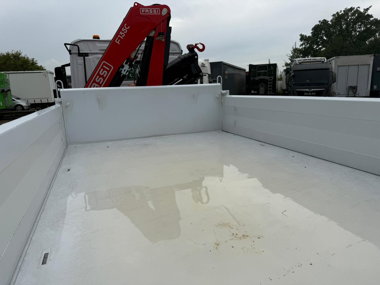 Leasing financiero de  Mercedes-Benz Arocs 1835  4x4 Allrad Fassi F135 Kran Kipper leasing Mercedes-Benz Arocs 1835  4x4 Allrad Fassi F135 Kran Kipper: foto 13