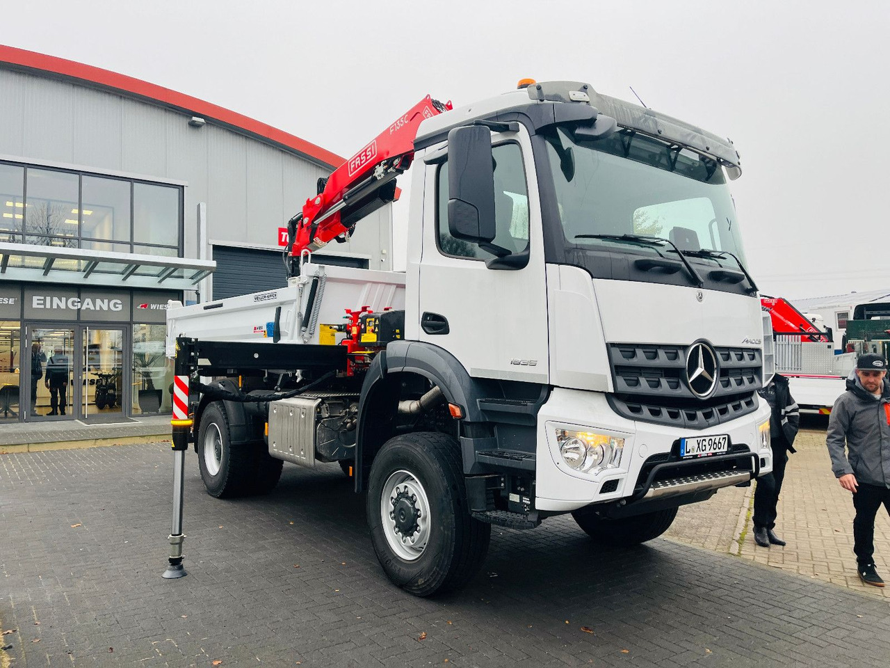 Mercedes-Benz Arocs 1835 4x4 Meiller Fassi F135 Kran Kipper - Volquete camión, Camión grúa: foto 2 Mercedes-Benz Arocs 1835 4x4 Meiller Fassi F135 Kran Kipper - Volquete camión, Camión grúa: foto 2