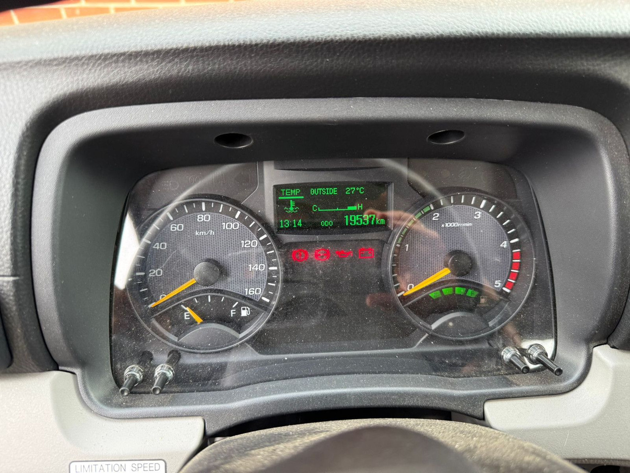 Portavehículos camión Mitsubishi Fuso Canter  7C18 Arbeitsbühnentransporter: foto 9