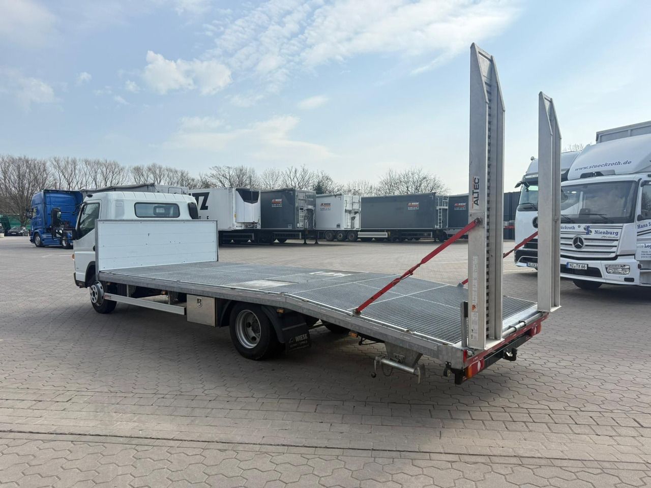 Mitsubishi Fuso Canter 7C18 Maschinen Transporter 23.947 km - Caja abierta furgoneta: foto 4 Mitsubishi Fuso Canter 7C18 Maschinen Transporter 23.947 km - Caja abierta furgoneta: foto 4