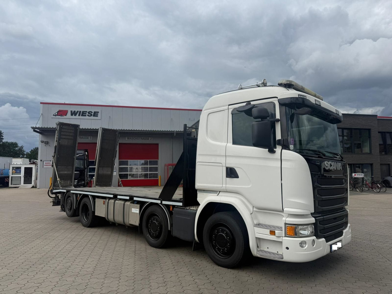 Scania G450 Baumaschinentransporter mit Rampen - Grua de remolque autos: foto 1 Scania G450 Baumaschinentransporter mit Rampen - Grua de remolque autos: foto 1