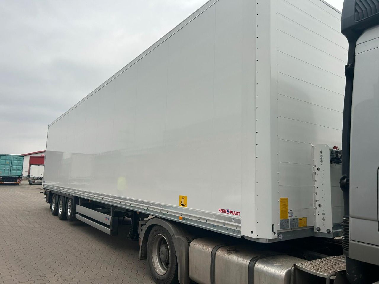 Schmitz Cargobull Mega Koffer - Trockenfrachter FERROPLAST - Caja cerrada semirremolque: foto 3 Schmitz Cargobull Mega Koffer - Trockenfrachter FERROPLAST - Caja cerrada semirremolque: foto 3