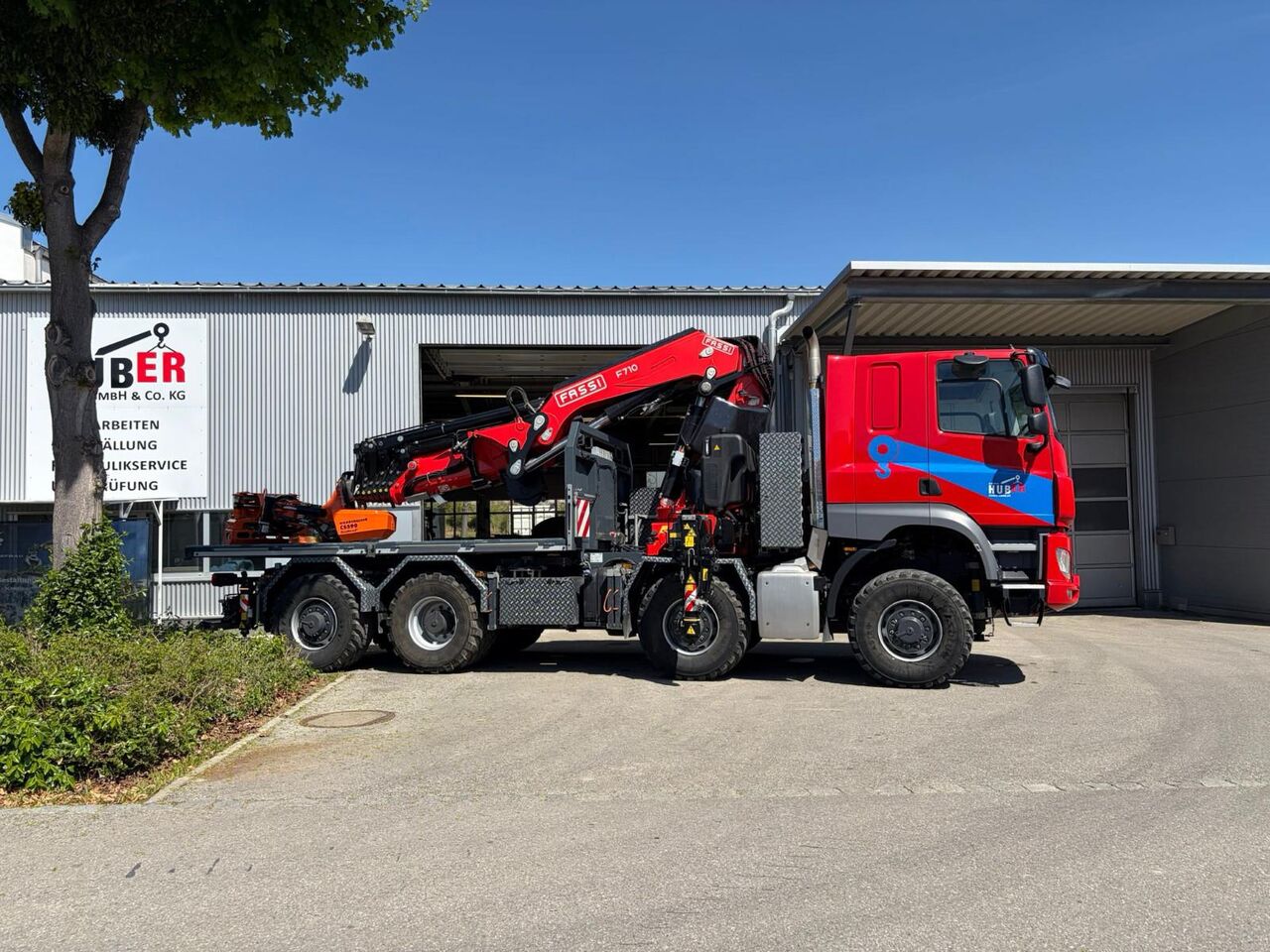 Tatra Phoenix 8x8 mit Fassi F710 + Woodcracker CS590 - Camión caja abierta, Camión grúa: foto 1 Tatra Phoenix 8x8 mit Fassi F710 + Woodcracker CS590 - Camión caja abierta, Camión grúa: foto 1