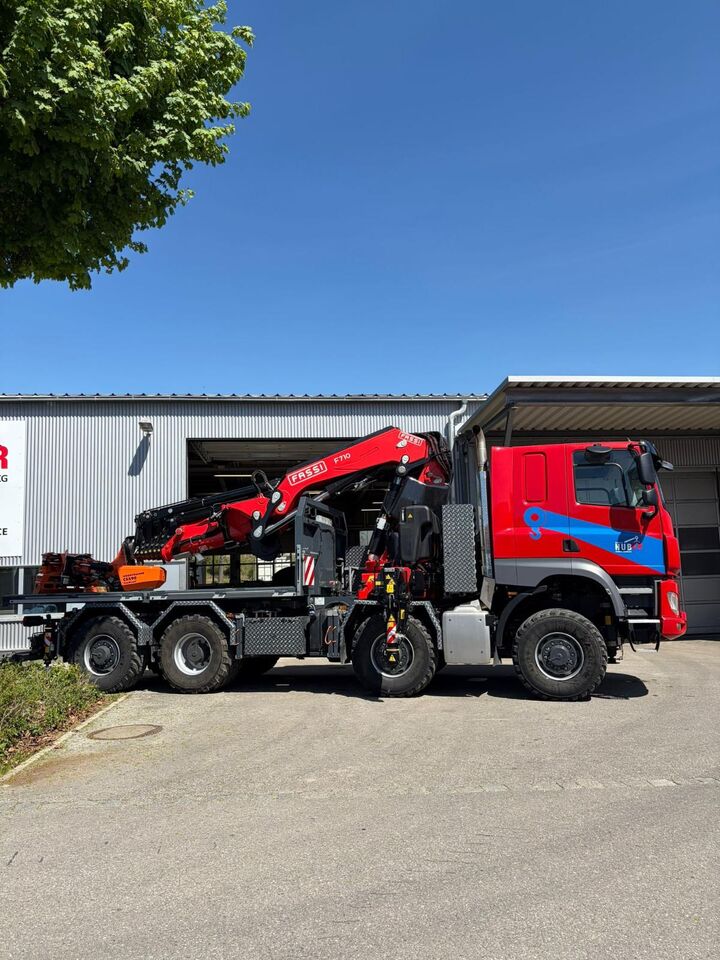 Tatra Phoenix 8x8 mit Fassi F710 + Woodcracker CS590 - Camión grúa, Camión caja abierta: foto 4 Tatra Phoenix 8x8 mit Fassi F710 + Woodcracker CS590 - Camión grúa, Camión caja abierta: foto 4