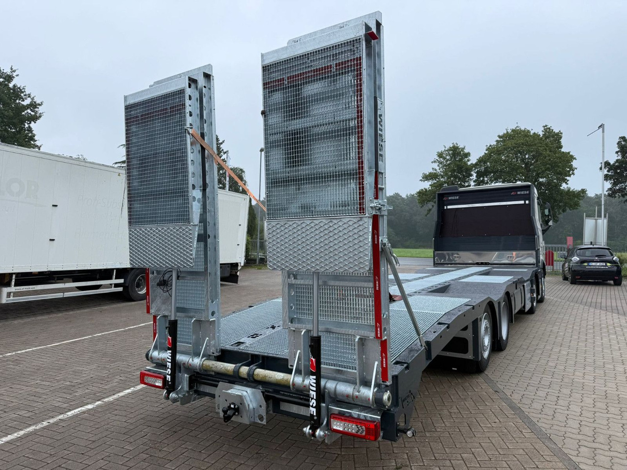 Leasing financiero de  Volvo Arbeitsbühnen Baumaschinentransporter mit Rampen leasing Volvo Arbeitsbühnen Baumaschinentransporter mit Rampen: foto 11