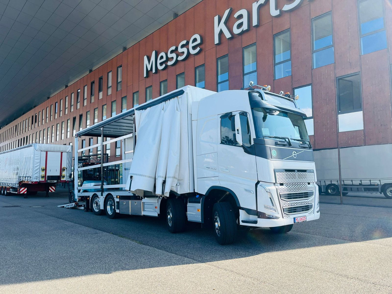 Volvo FH 500 Gabelstaplertransporter LBW 9t Dhollandia - Grua de remolque autos: foto 4 Volvo FH 500 Gabelstaplertransporter LBW 9t Dhollandia - Grua de remolque autos: foto 4