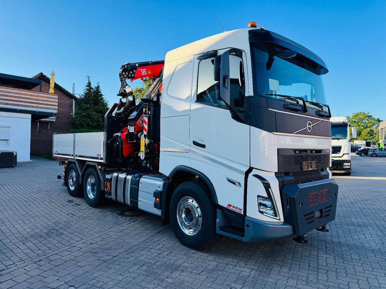 Volvo FH500 6x2 mit Fassi F545 2.27 JIB Winde sofort - Camión caja abierta, Camión grúa: foto 1 Volvo FH500 6x2 mit Fassi F545 2.27 JIB Winde sofort - Camión caja abierta, Camión grúa: foto 1