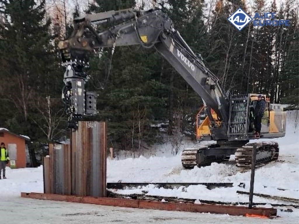 AJCE EUROPE AVH40ST Vibro Hammer Sheet Pile Driver - Martillo de hinca de pilotes: foto 2 AJCE EUROPE AVH40ST Vibro Hammer Sheet Pile Driver - Martillo de hinca de pilotes: foto 2