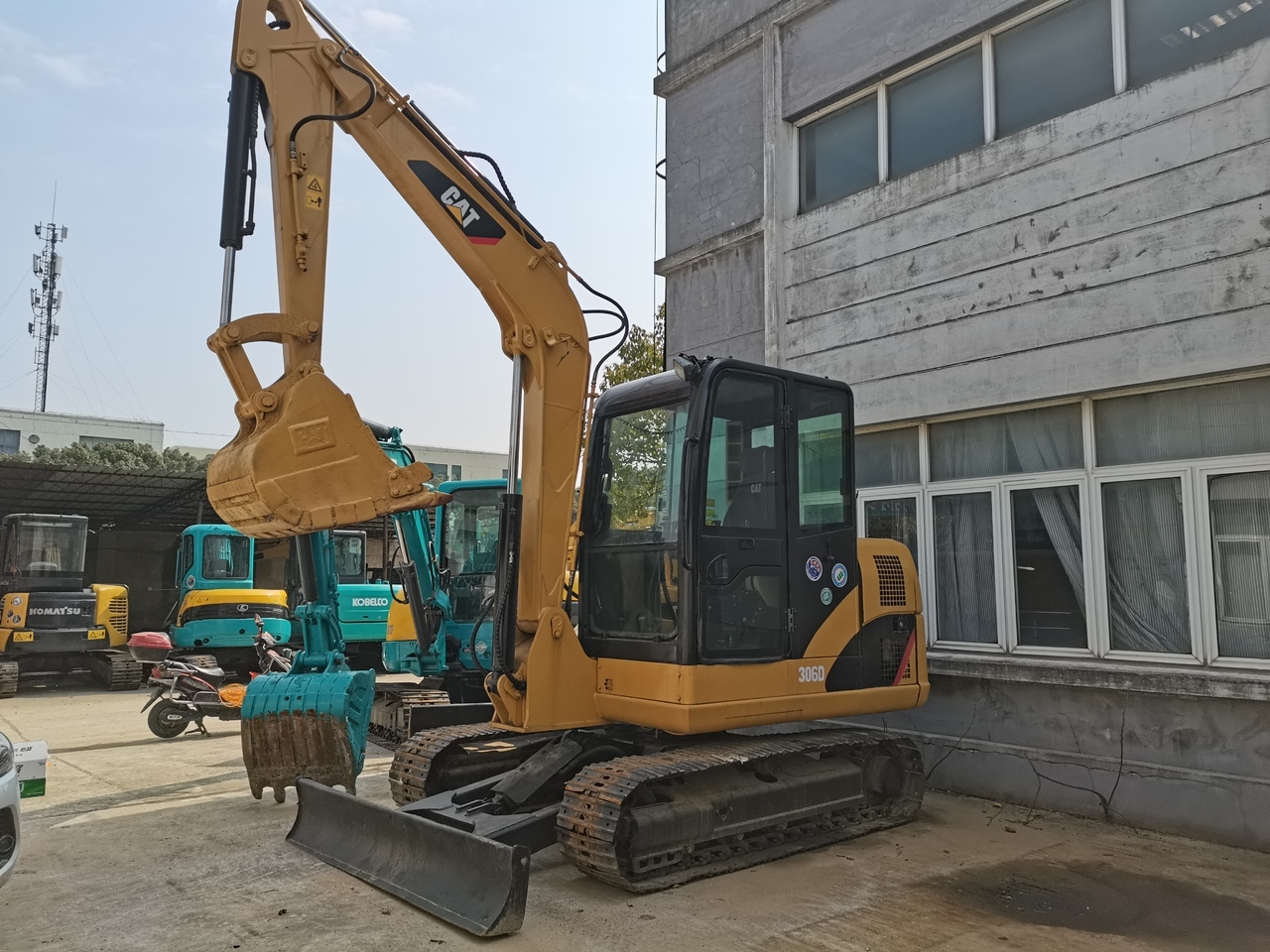 CATERPILLAR 306D - Excavadora de cadenas: foto 1 CATERPILLAR 306D - Excavadora de cadenas: foto 1