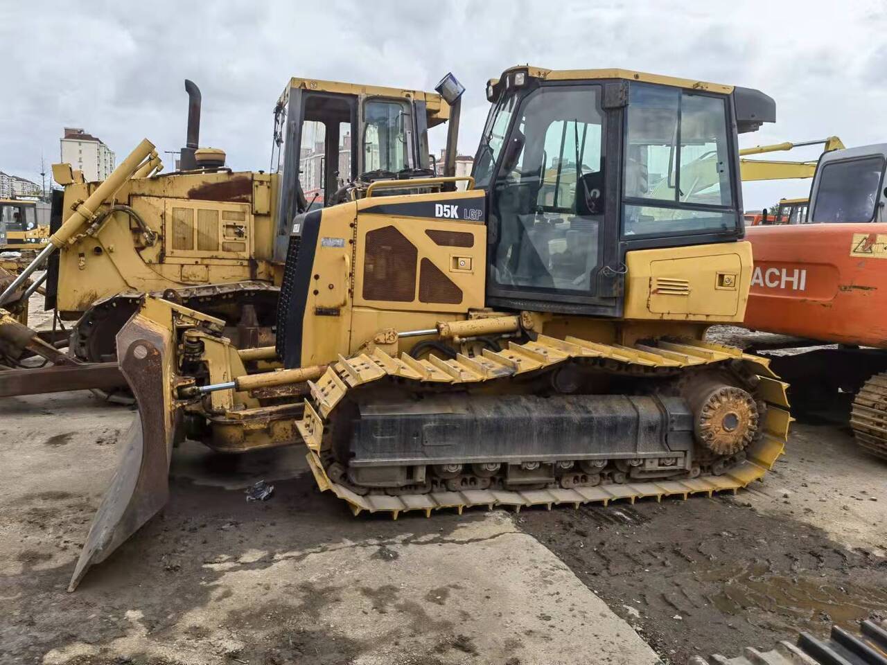 CATERPILLAR D5K - Bulldozer: foto 1 CATERPILLAR D5K - Bulldozer: foto 1