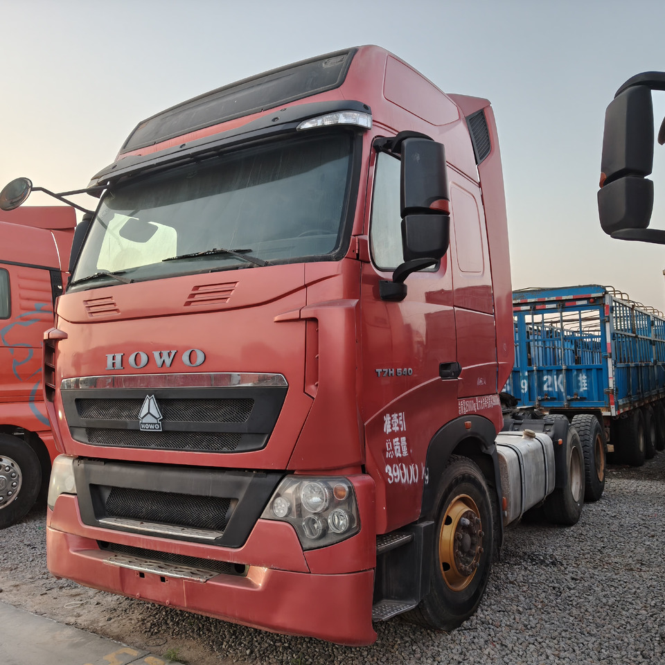 SINOTRUK Howo T7H 6x4 - Cabeza tractora: foto 1 SINOTRUK Howo T7H 6x4 - Cabeza tractora: foto 1