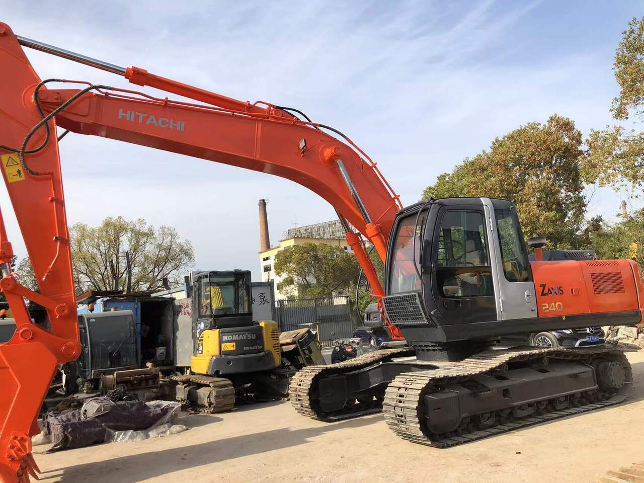 HITACHI ZX240 - Excavadora de cadenas: foto 1 HITACHI ZX240 - Excavadora de cadenas: foto 1