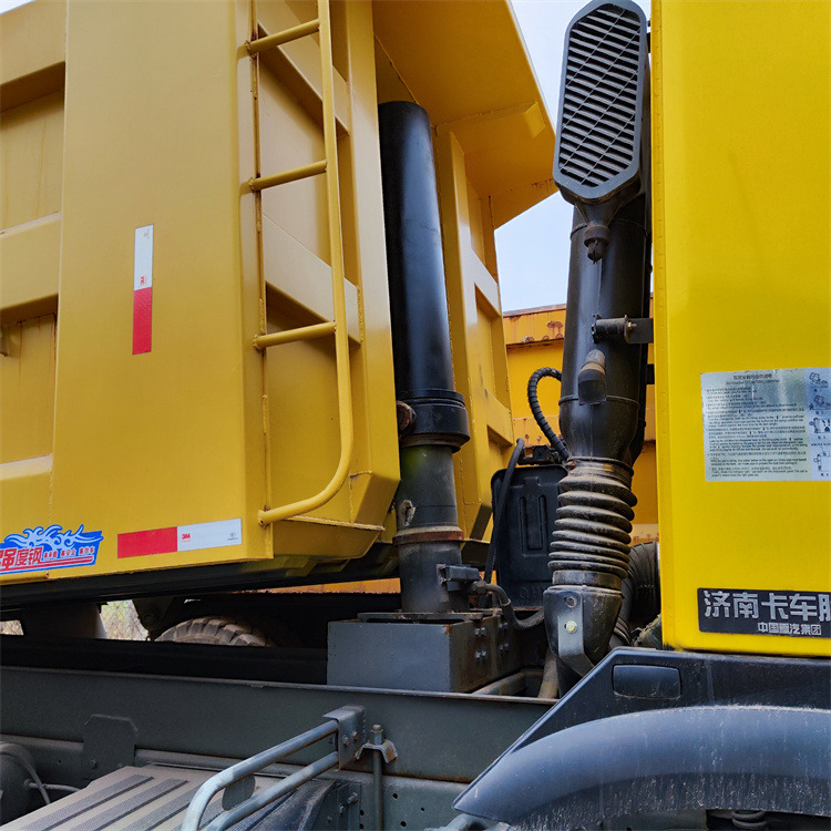 Volquete camión HOWO HOWO6x4 336-Tipper: foto 8