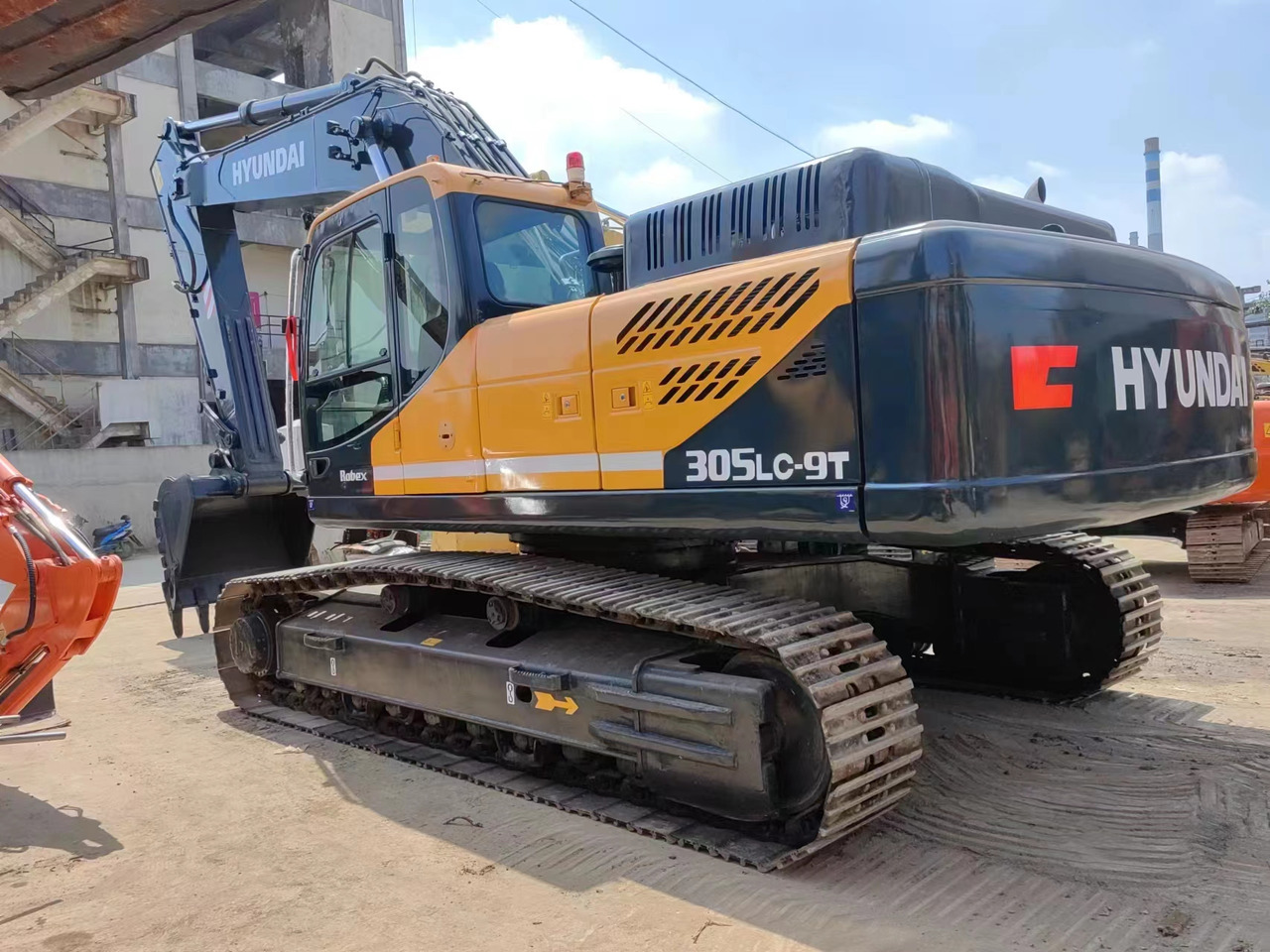 HYUNDAI R305LC-9T - Excavadora de cadenas: foto 3 HYUNDAI R305LC-9T - Excavadora de cadenas: foto 3