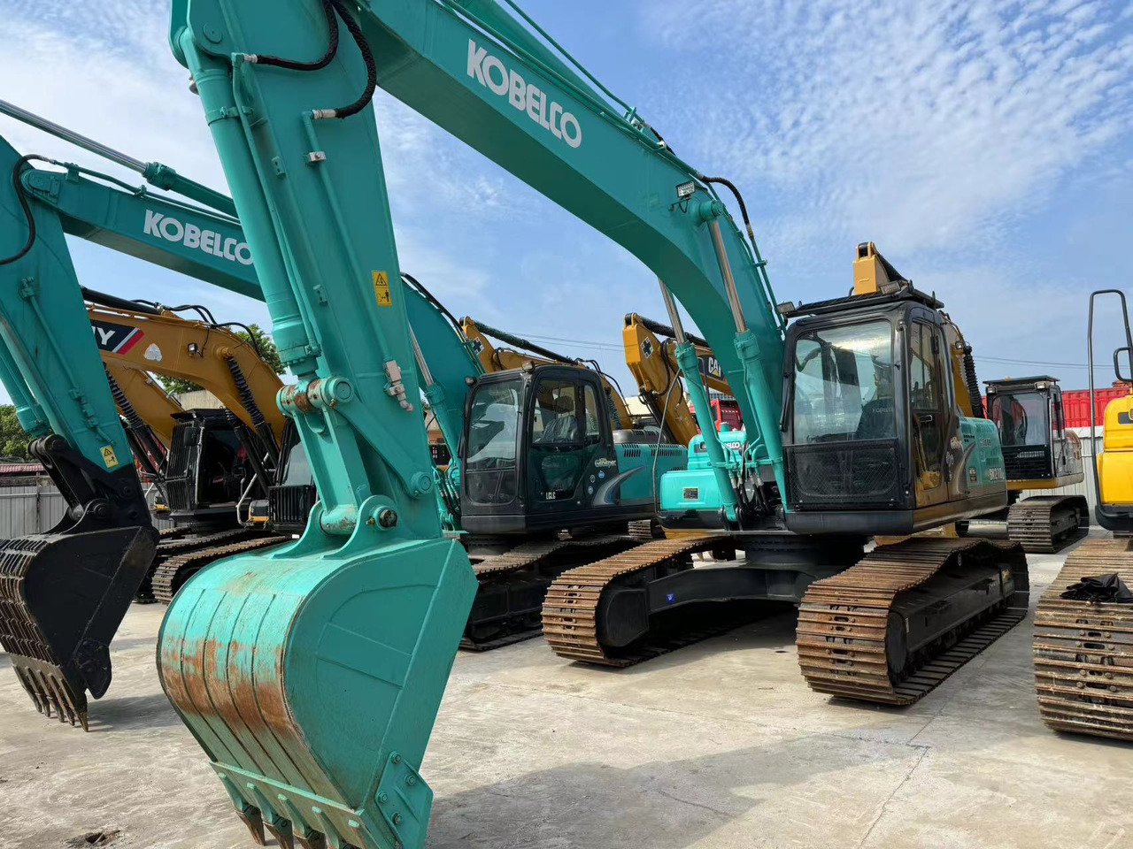 KOBELCO SK210-8 - Excavadora: foto 1 KOBELCO SK210-8 - Excavadora: foto 1