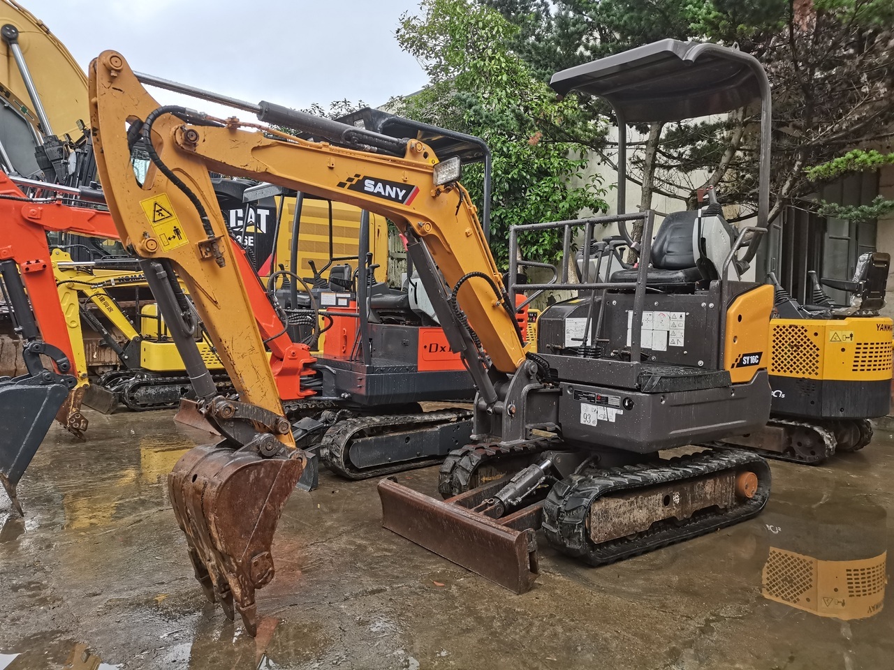 SANY SY16C - Excavadora de cadenas: foto 1 SANY SY16C - Excavadora de cadenas: foto 1