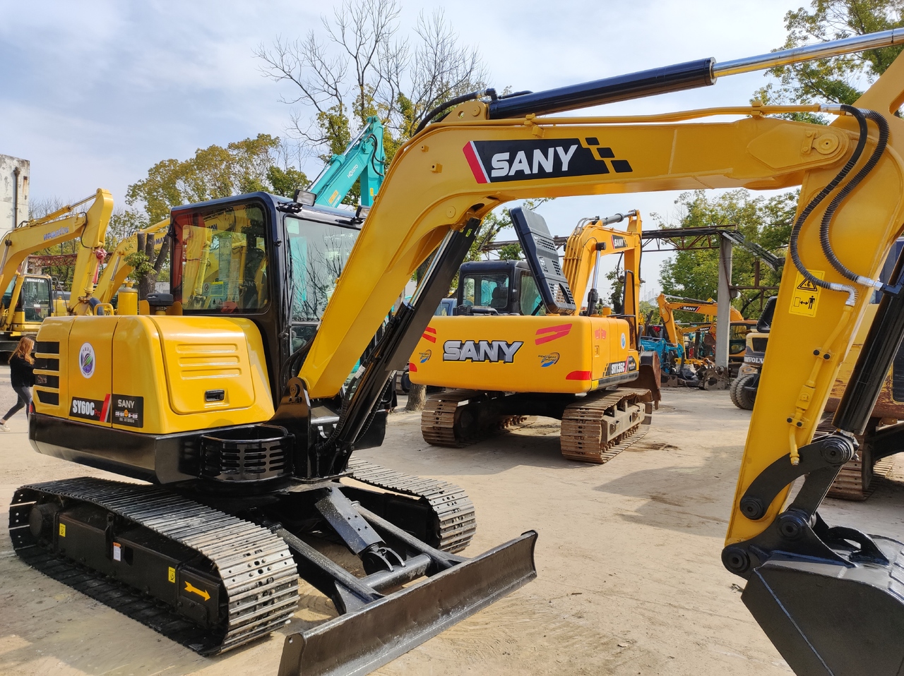 SANY SY60C - Excavadora de cadenas: foto 2 SANY SY60C - Excavadora de cadenas: foto 2