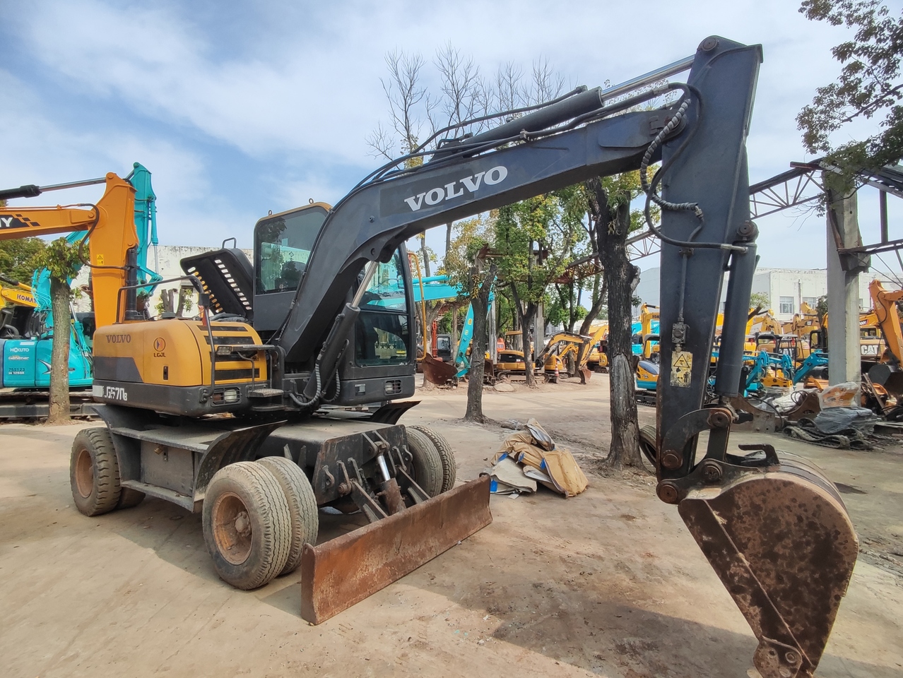 VOLVO LG670BM-wheel excavator - Excavadora de ruedas: foto 1 VOLVO LG670BM-wheel excavator - Excavadora de ruedas: foto 1