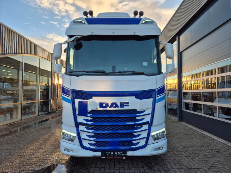 DAF XG 530/ 2022/ Retarder/ LED/ Park Airco/ Navi/ Full option - Cabeza tractora: foto 4 DAF XG 530/ 2022/ Retarder/ LED/ Park Airco/ Navi/ Full option - Cabeza tractora: foto 4