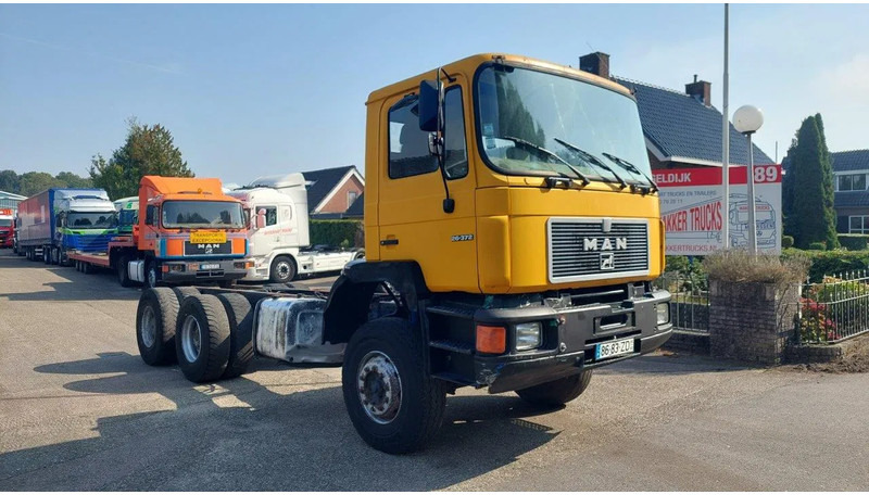 MAN 26.372 MANUAL ZF GEARBOX STEEL SUSPENSION 6X4 - Chasis camión: foto 3 MAN 26.372 MANUAL ZF GEARBOX STEEL SUSPENSION 6X4 - Chasis camión: foto 3